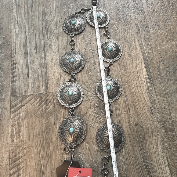 Montana West Linked Concho Chain Belt, antique silver tone,faux turquoise stones - Picture 6 of 8